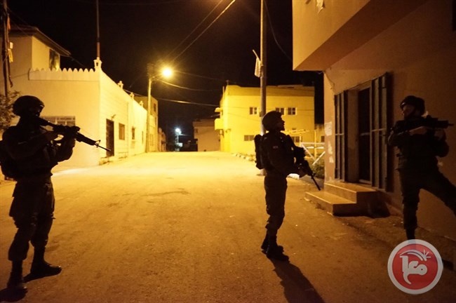 قوات الاحتلال تعتقل 11 مواطناً من الضفة