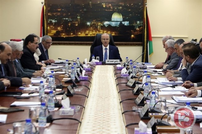 الحكومة تطالب حماس بتسليم غزة دفعة واحدة