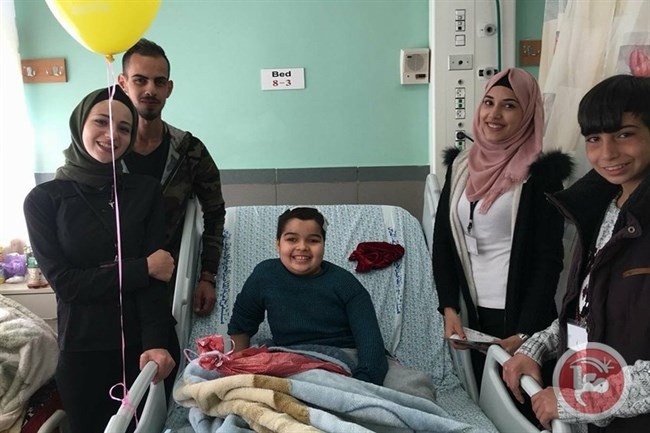 متطوعو الجمعية التركية يزورون مرضى السرطان والعظام بالمقاصد