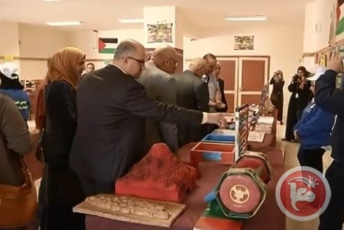 معرض حول اعادة تدوير النفايات في نابلس