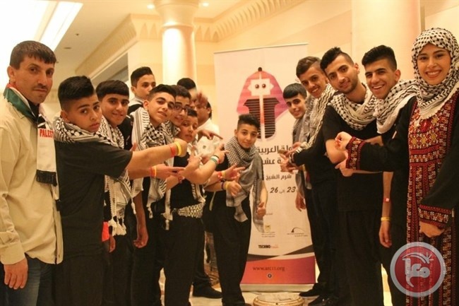 فلسطينية تحصد أفضل مدربّة روبوت
