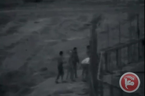 جيش الاحتلال ينشر فيديو يظهر اصابة فلسطيني على حدود غزة