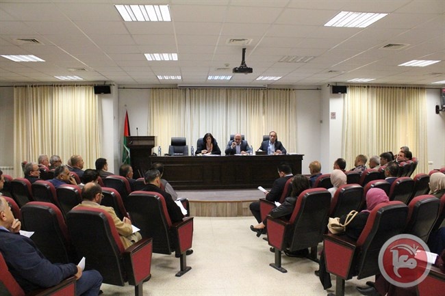 محافظ نابلس يطلع المجلس التنفيذي على المستجدات الامنية والسياسية