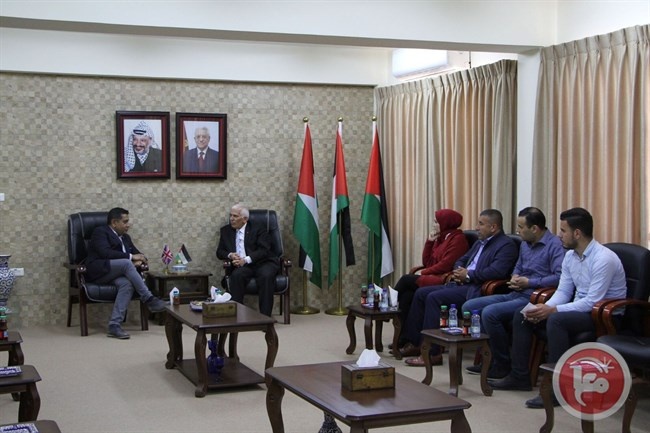المحافظ حميد يستقبل وفدا من الخارجية البريطانية