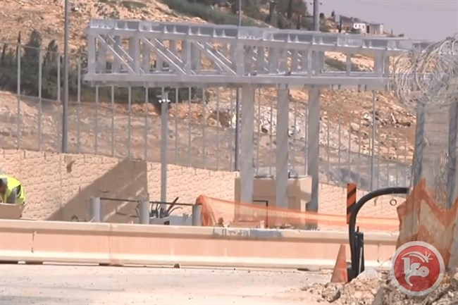 الاحتلال يشق شارعاً وينصب حاجزاً عسكرياً شرق القدس