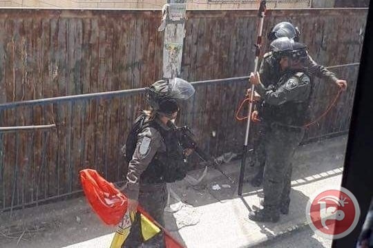 الاحتلال يصادر الأعلام الفلسطينية ورايات الفصائل من العيسوية