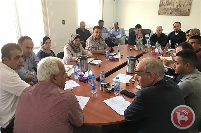 محافظ بيت لحم ومدراء الوزارات يناقشون عدة ملفات