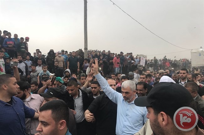 صور - السنوار على حدود غزة