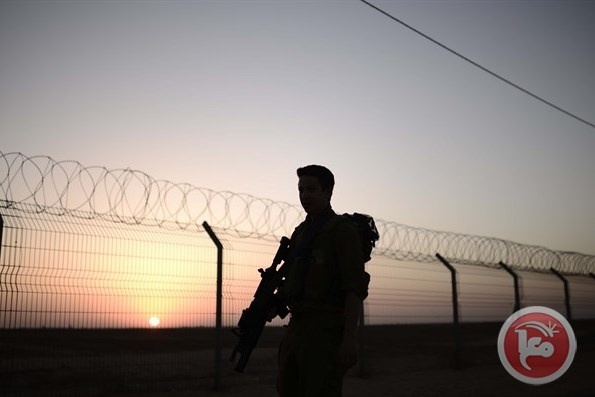الاحتلال يعتقل شابين اجتازا حدود غزة