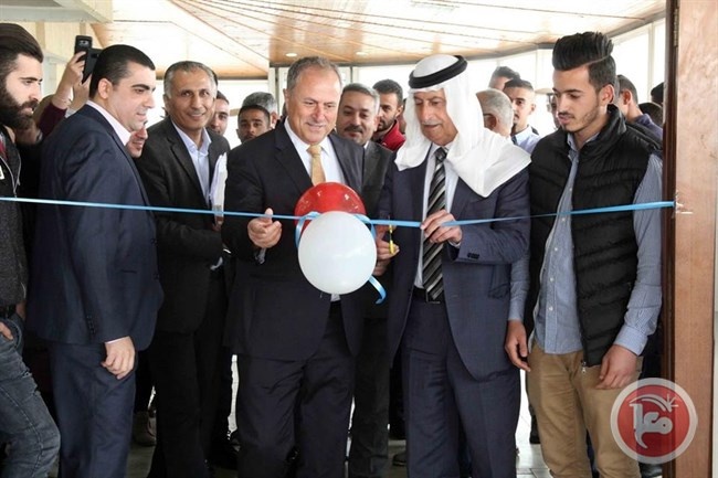 افتتاح سوق المالية والمصرفية في كلية فلسطين الاهلية الجامعية
