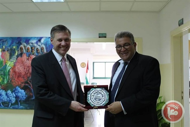 القنصل البريطاني العام في ضيافة جامعة القدس