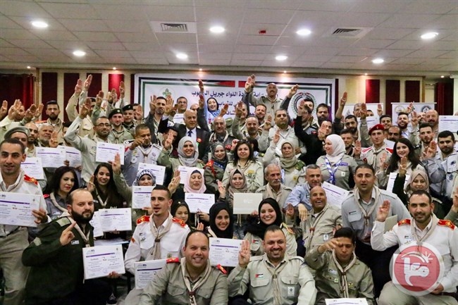 اللواء الرجوب يرعى حفل تخريج دراستي الشارة الخشبية