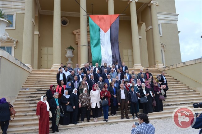 بيت فلسطين يكرم مجموعة من التربويين ورؤساء الجامعات