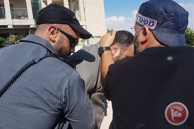 تمديد توقيف 4 فلسطينيين