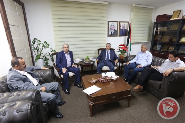 الأعرج يطلع على احتياجات بلدية طمون