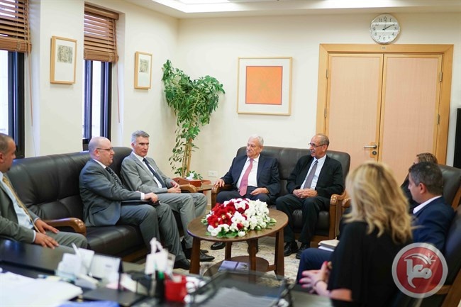 وزير خارجية مالطا يزور جامعة بيرزيت ويقدم محاضرة حول السياسة الدولية