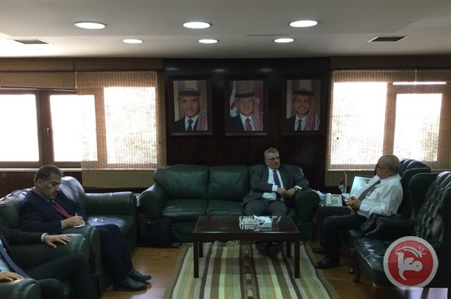غنيم ووزير المياه الأردني يبحثان التعاون المشترك