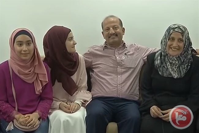 فرحة النجاح تملأ بلدة عقابا فور اعلان نتائج الثانوية العامة