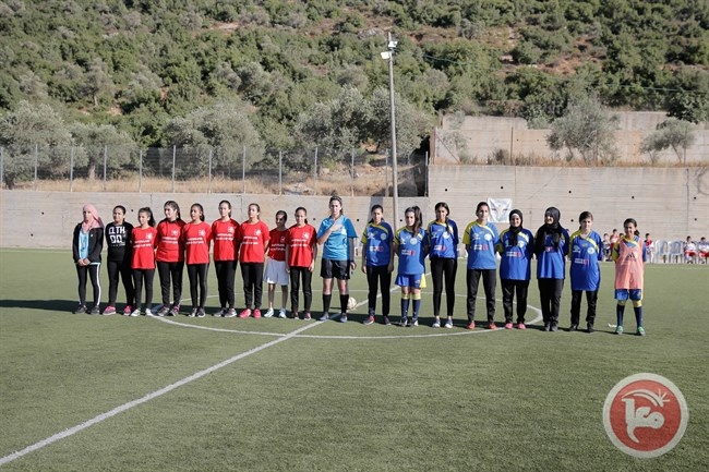 الرجوب يؤكد إهتمام الاتحاد بتطوير الكرة النسوية