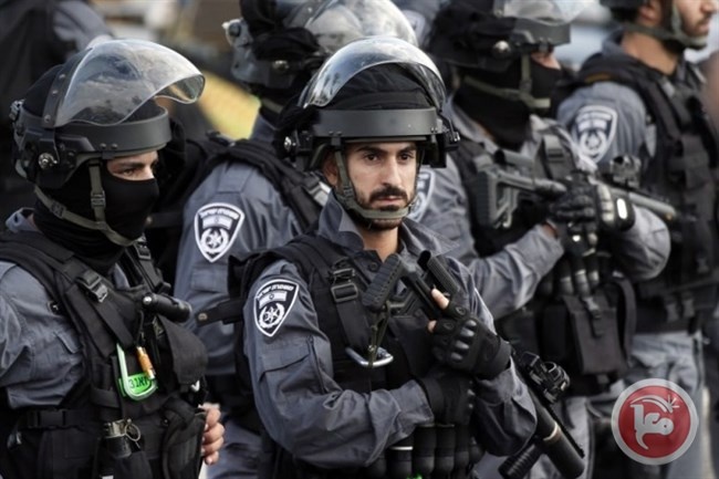 الاحتلال يقتحم مدرسة ومستودعا في القدس