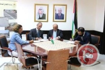 الحساينة والقنصل الايطالي يوقعان اتفاقية اعادة البناء وتعزيز الانتعاش
