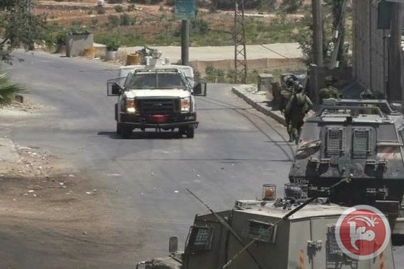 The occupation deploys military checkpoints in the vicinity of Jericho
