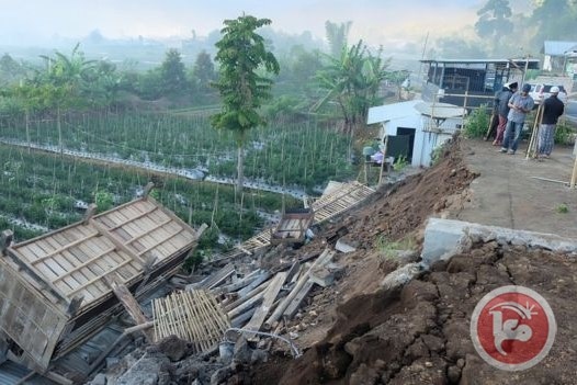 زلزال يحاصر مئات السياح على جبل بإندونيسيا