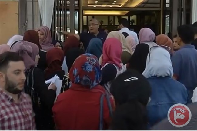 الف خريج يشاركون في يوم التوظيف بنابلس