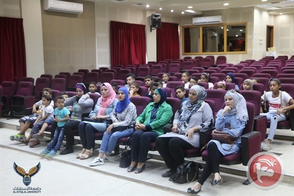 جامعة الاستقلال تستقبل وفداً طلابياً من جمعية الإسراء الخيرية