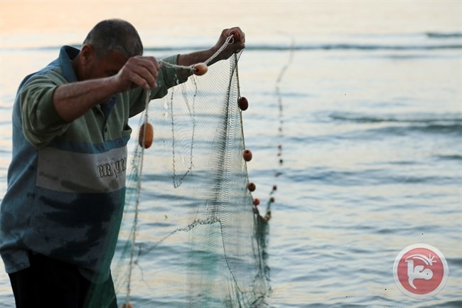 الاحتلال يفرج عن صياديّن اعتقلهما صباحا ببحر بيت لاهيا