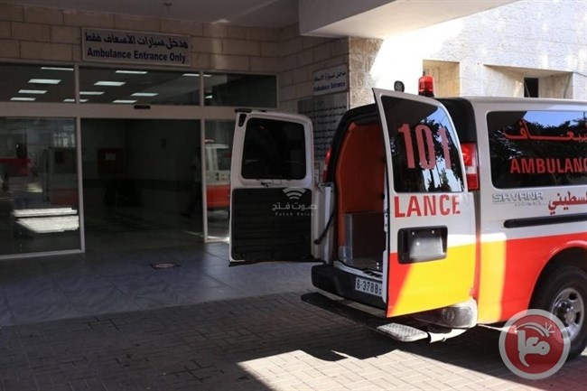 الطواقم الطبية تنقذ حياة مصاب برصاص الاحتلال