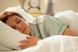 الأطباء يحددون فترة النوم المثالية
