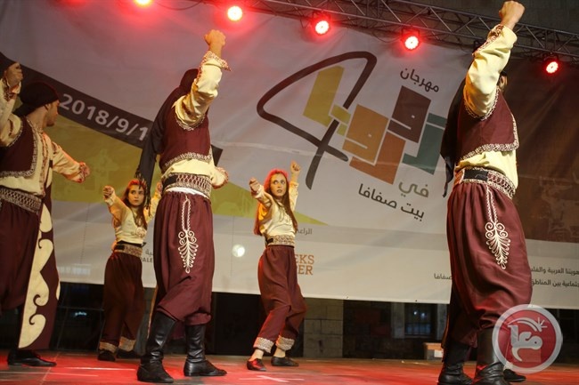 &quot;مهرجان زورونا&quot; ..عروض ثقافية تعزز الوجود الفلسطيني في بيت صفافا