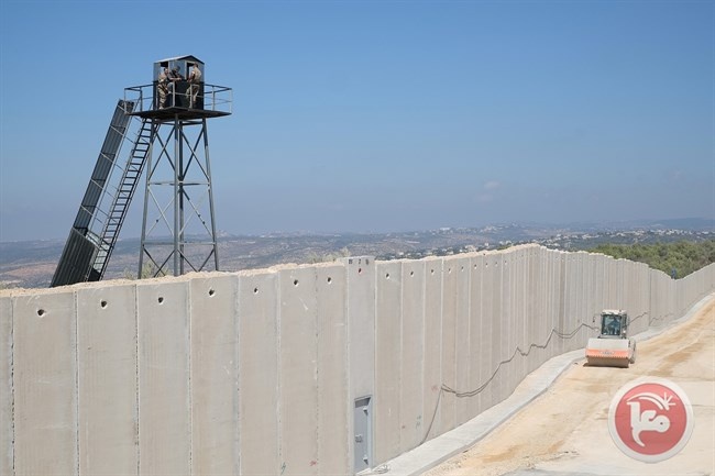 اسرائيل تبني جدار اسمنتيا على طول الحدود مع لبنان