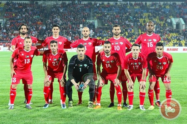 بعثة الفدائي تصل قطر وتلاقي منتخبها الثلاثاء