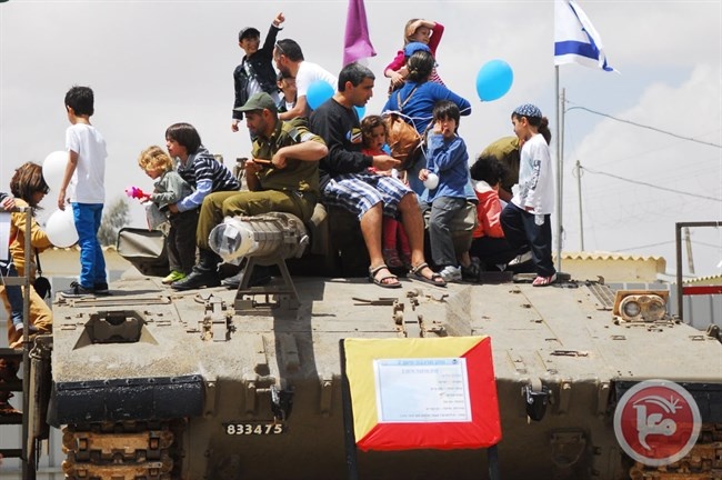 الجيش الإسرائيلي يفتح أبواب معسكراته