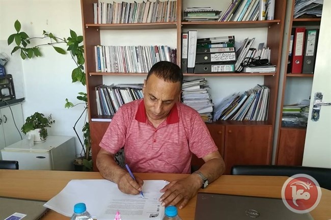 المركز الفلسطيني يوقع اتفاقية تعزيز الحوار بين القيادات الطلابية