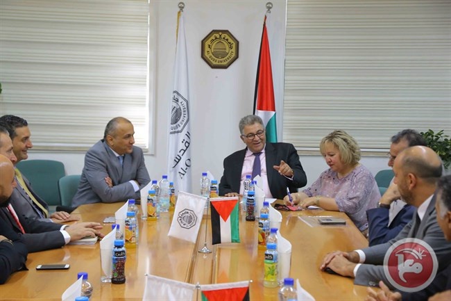 رئيس جامعة القدس يستقبل الرئيس التنفيذي لمجموعة الاتصالات