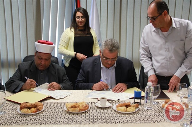 توقيع اتفاقية تأجير ارض لصالح مشروع محطة ضخ لقرى شمال غرب رام الله