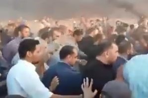 شاهد - استهداف اسماعيل هنية بقنابل الغاز