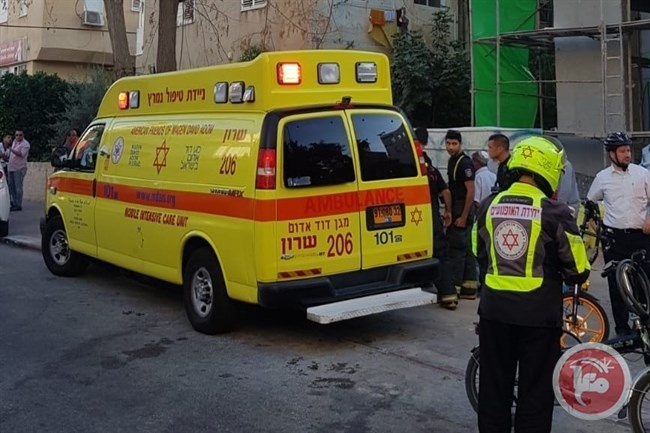 إصابة خطيرة لعامل سقط في نتانيا