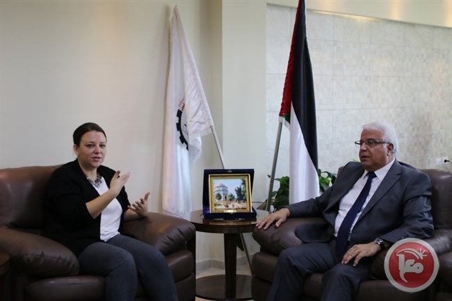 بوليتكنك فلسطين تبحث آفاق التعاون مع مؤسسة الداد الألمانية