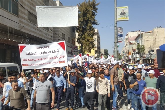 الآلاف تظاهروا- حراك الخليل يطالب بإقالة رئيس الحكومة