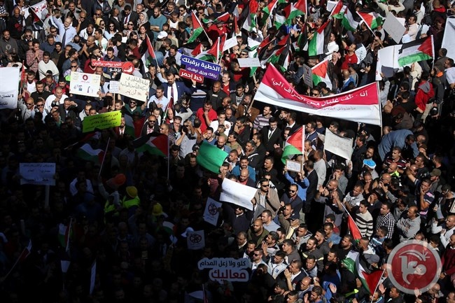 اتحاد النقابات واللجان العمالية الحرة يعلق إضراب الغد