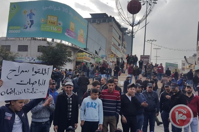 الامن منع الحافلات من التوجه لرام الله.. ومحام يعتبر ذلك خرقا للقانون