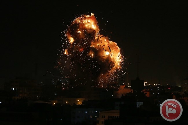 شاهد- الاحتلال يدمر مقر فضائية الاقصى بغزة