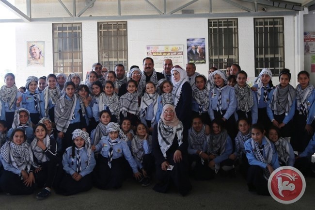 التربية تطلق يوم الكوفية لهذا العام من مدرسة بنات أبو ديس الثانوية