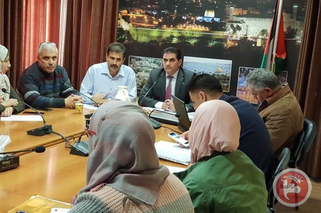 لجنة اعداد الخطة الاستراتيجية لمحافظة الخليل تعقد اجتماعاً لها