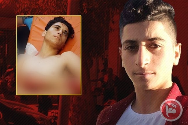 (فيديو) الاحتلال يبلغ عائلة منفذ عملية طعن بهدم منزلها
