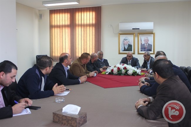 المحافظ الرجوب يطلع على عمل مكب زهرة الفنجان